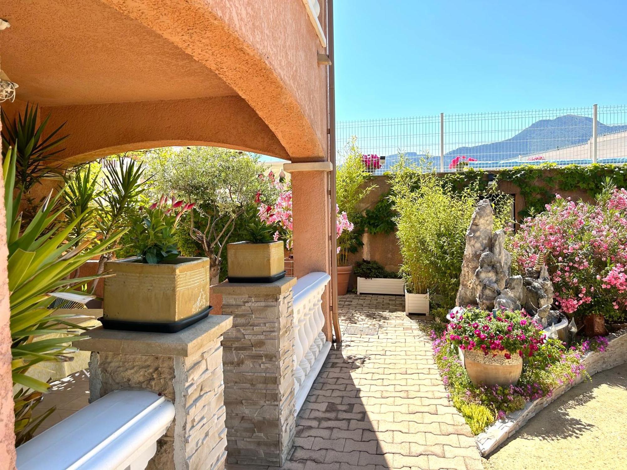 Chambres D'Hotes Les Noisetiers Digne-les-Bains Zewnętrze zdjęcie